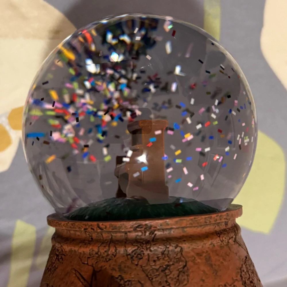 Taylor Swift The Eras Tour Acoustic Piano Snow Globe - Picture 3 of 5